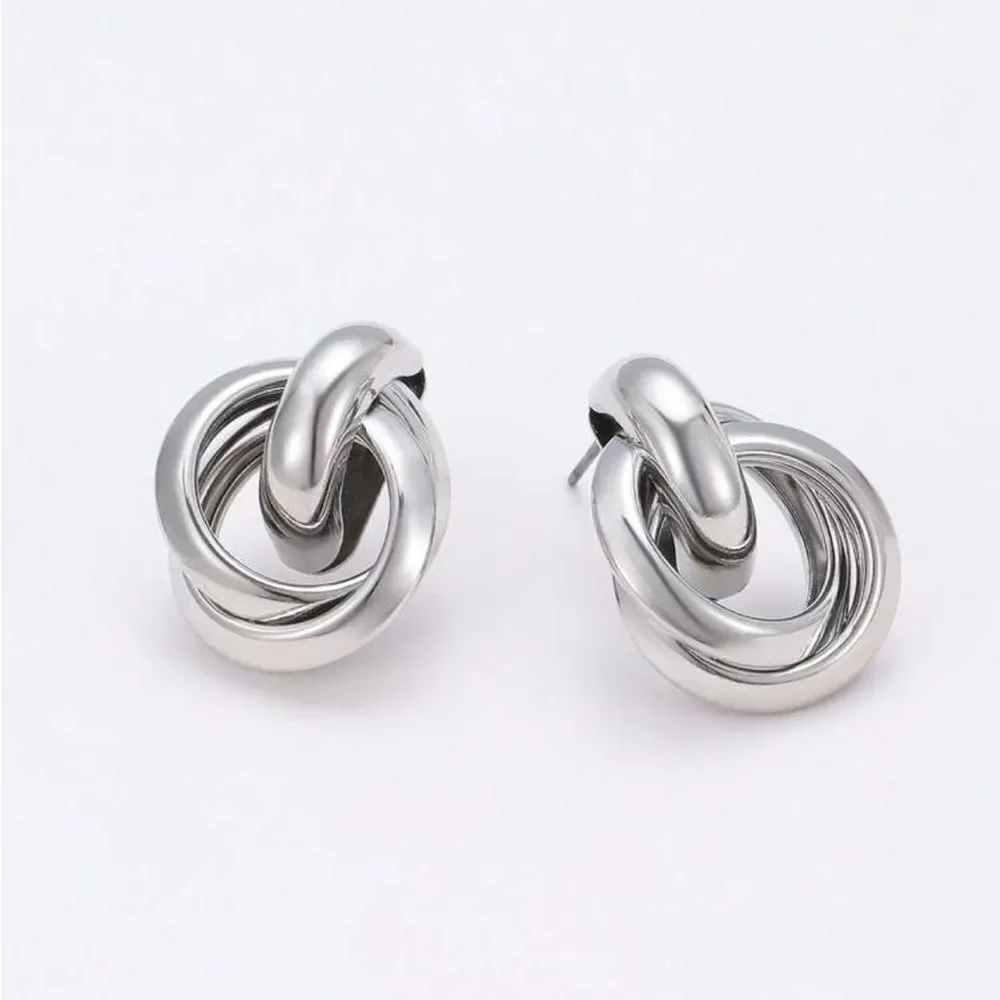 Silver Hoop Earrings Q922